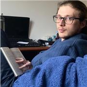 Studente di Filosofia Offre Ripetizioni Personalizzate per Medie e Superiori